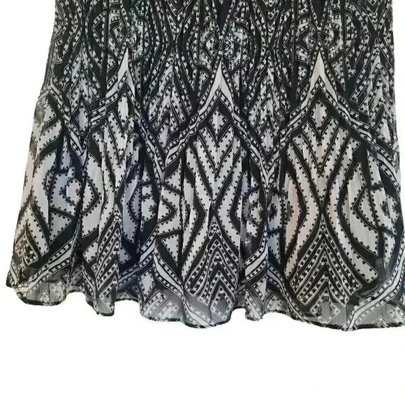 White House Black Market Women's Black & White Geometric Print Poly Georgette Li - Picture 3 of 9